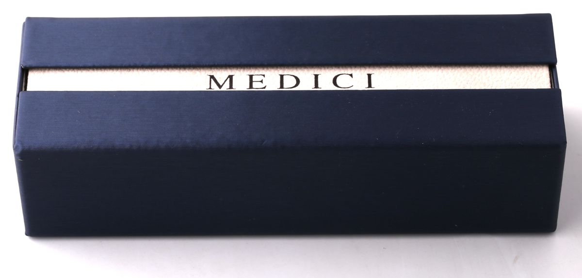 Футляр MEDICI